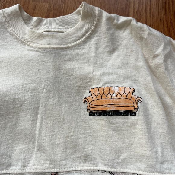 Exclusive Friends Central Perk Studio Tour Spirit Jersey Size XS - Picture 2 of 7